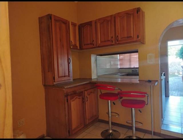 2 BEDROOM PROPERTY TO RENT IN PENINA PARK